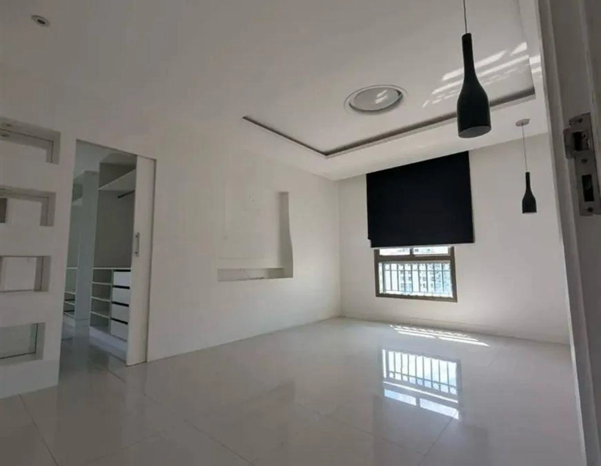4-bedroom apartment with a mountain view — photo 3