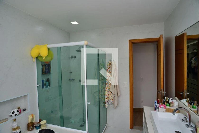 6-bedroom house with a bathtub — photo 4