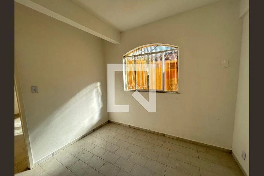 Balcony with a grill in a one-bedroom house, 62 m² — photo 12