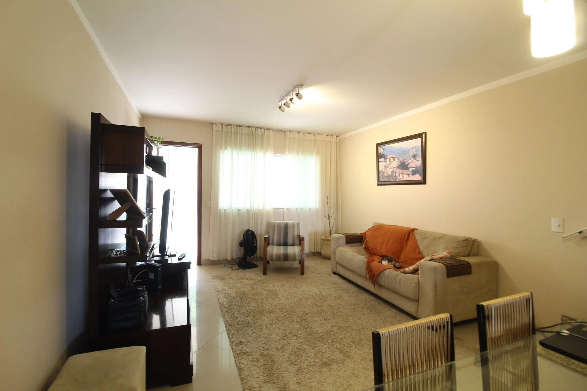 Rental apartment with 3 en-suite bedrooms and balcony — photo 27