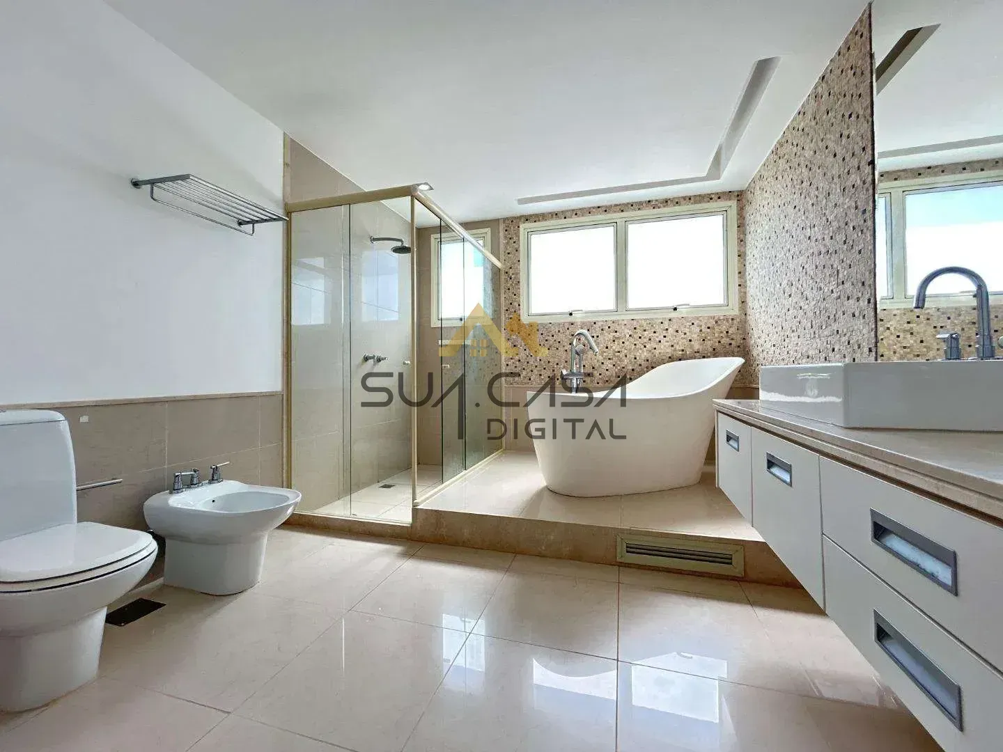 Penthouse with 4 bedrooms and an open-plan kitchen — photo 14