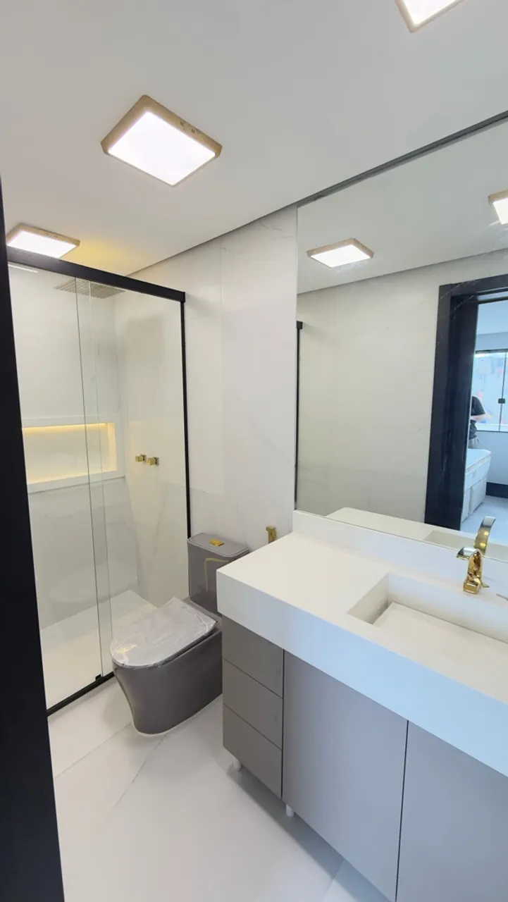 Furnished apartment, 200 m², with floor-to-ceiling windows — photo 9
