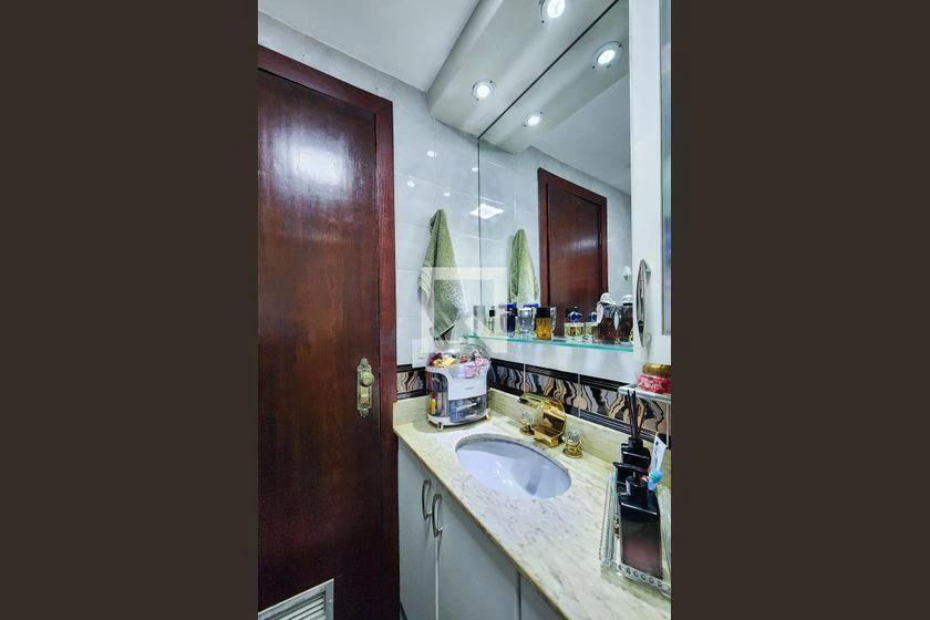 Furnished 100 m² apartment with 2 bedrooms and balcony — photo 39