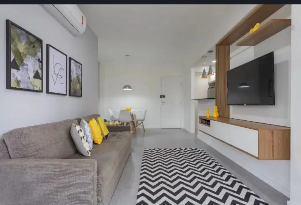 Apartment, 78 m², with floor-to-ceiling windows