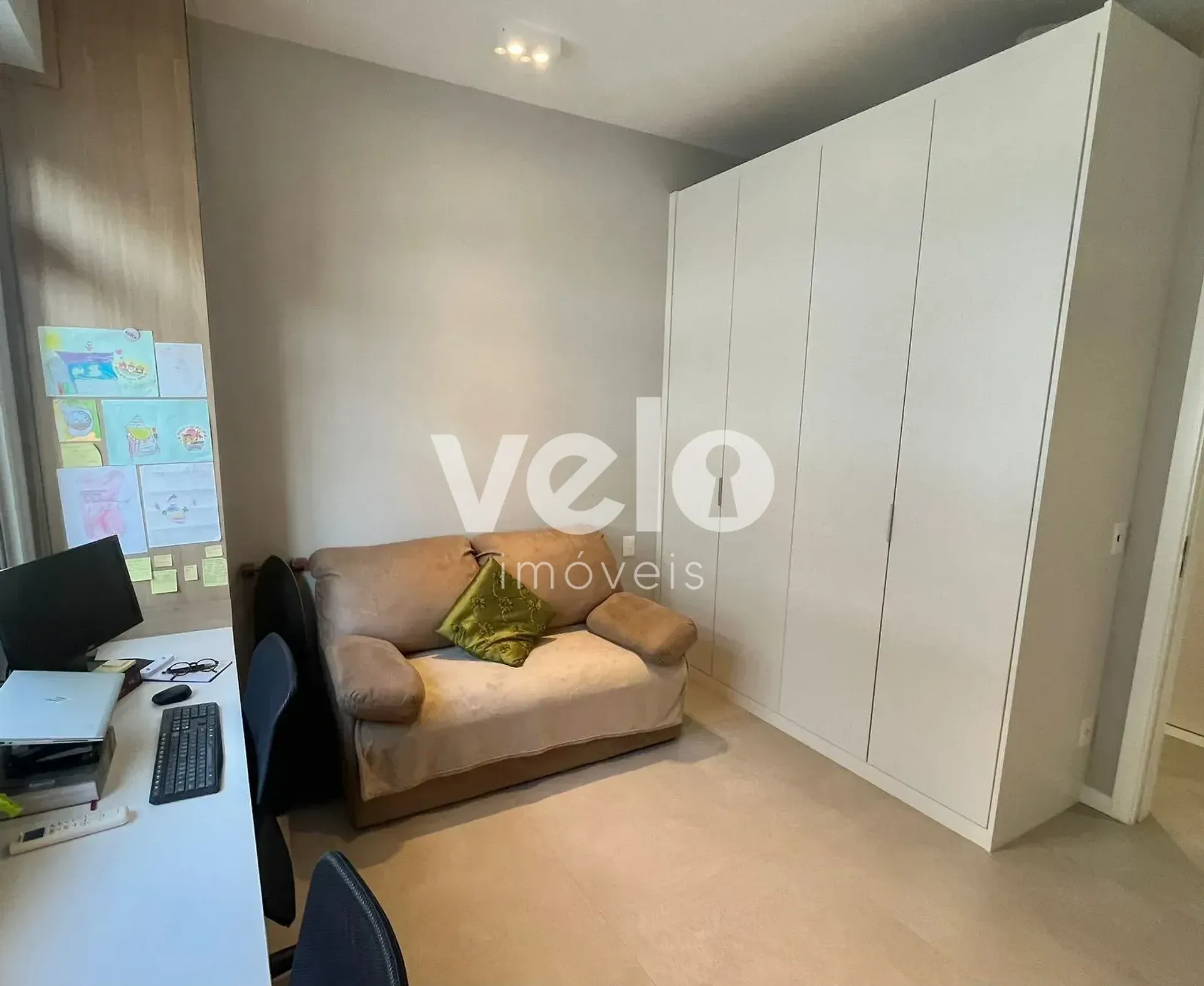 2-bedroom apartment with a mountain view — photo 13