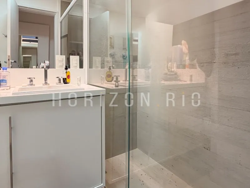 2-bedroom apartment with a washing machine in Rio de Janeiro — photo 11