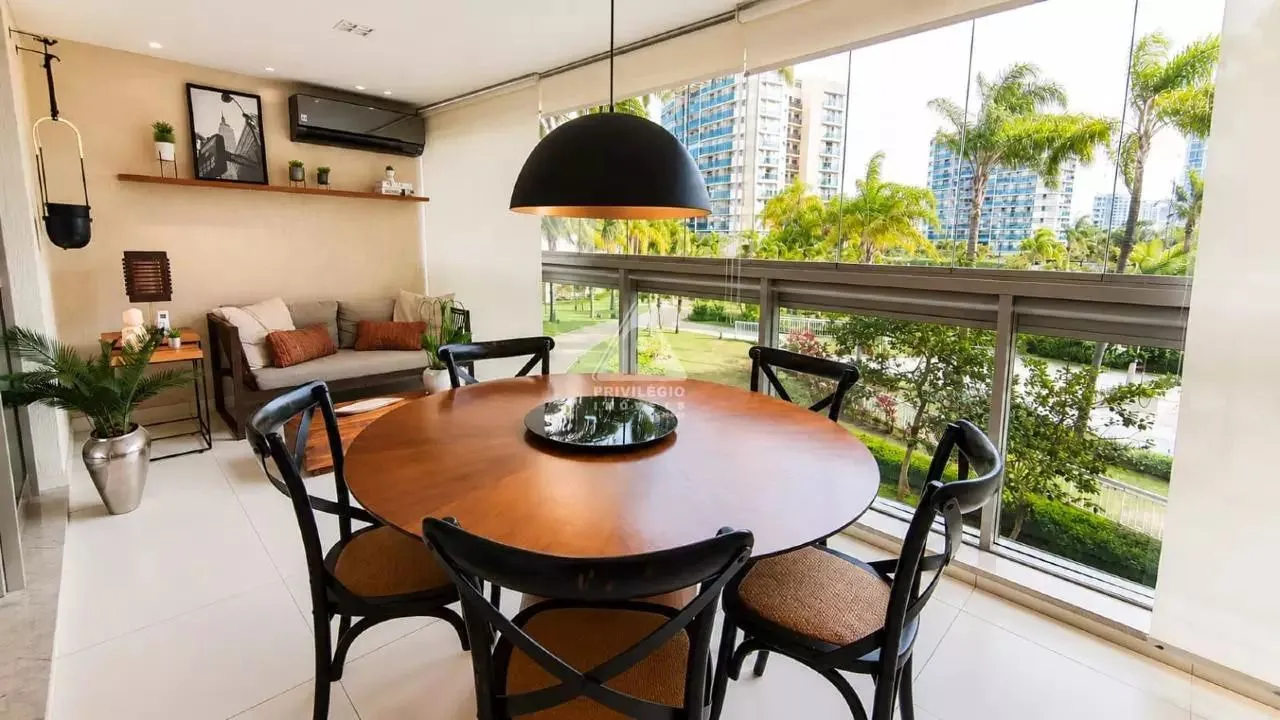 Apartamento mobiliado com 4 quartos e 5 banheiros — photo 28