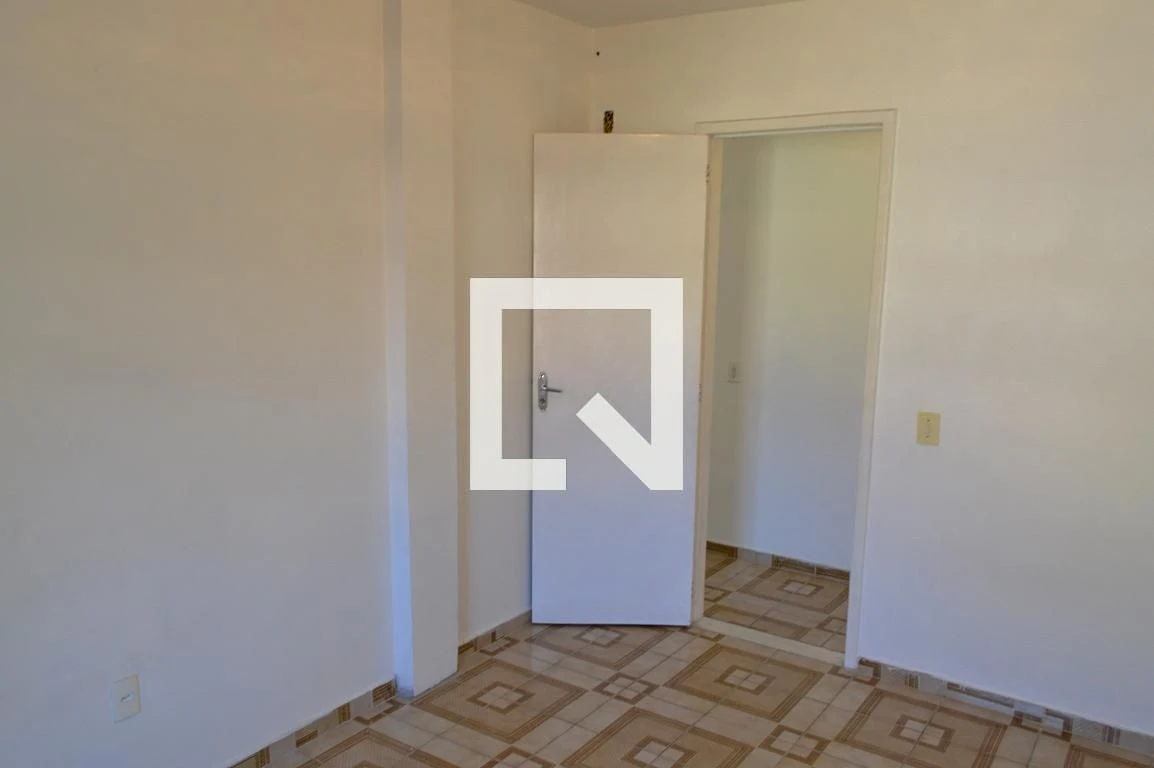 Apartamento sem mobília com 3 quartos e banheiro — photo 22