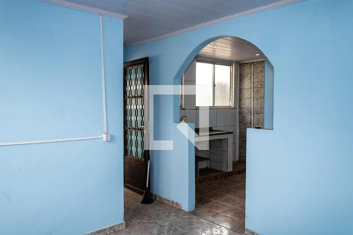 Unfurnished house with 3 bedrooms, 1 bathroom and parking — photo 2