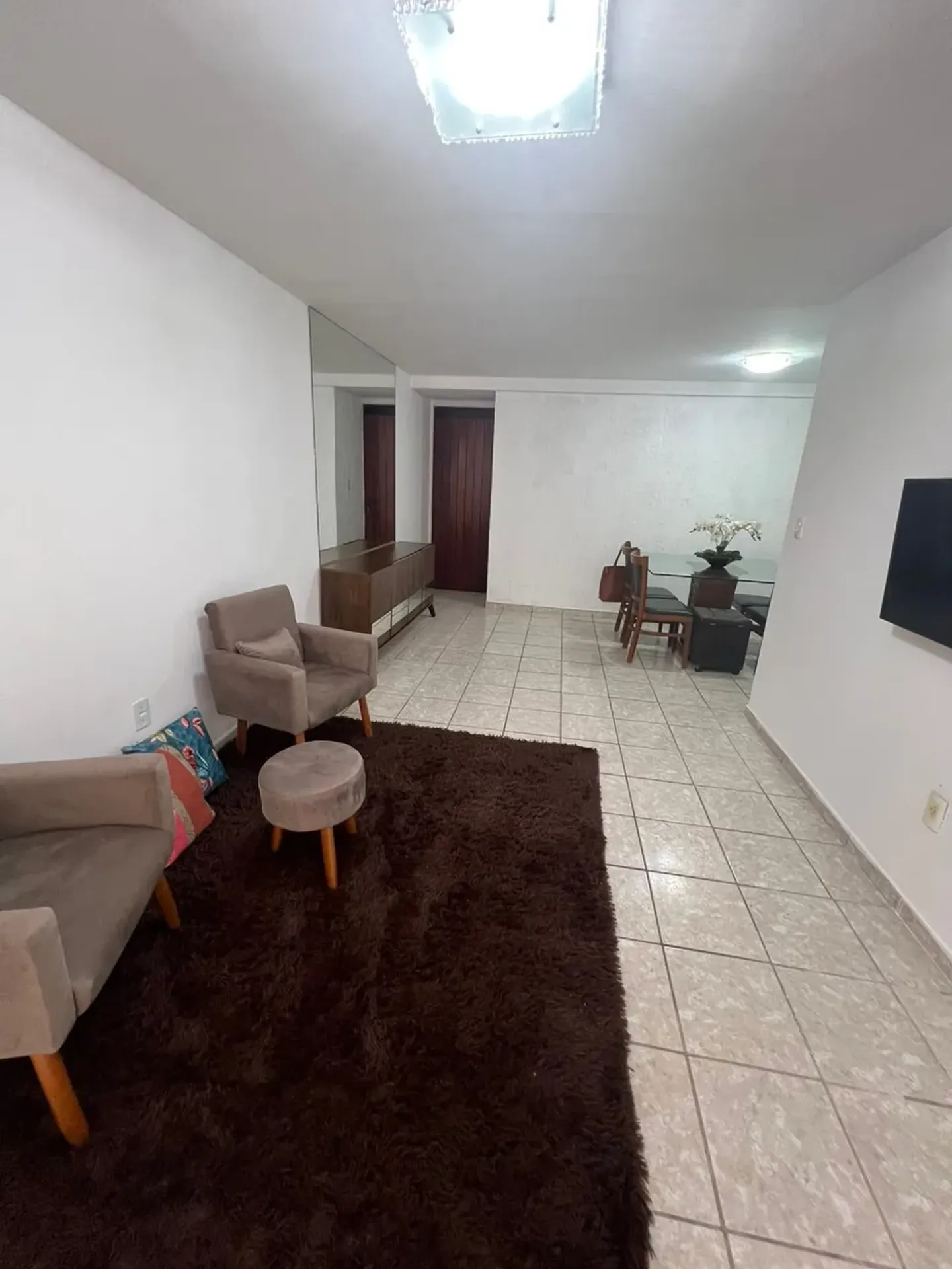 Оренда квартири 127 м²: 3 спальні з ванними та 2 місця