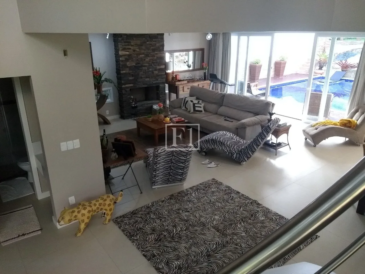 Furnished house, 450 m², with floor-to-ceiling windows — photo 62