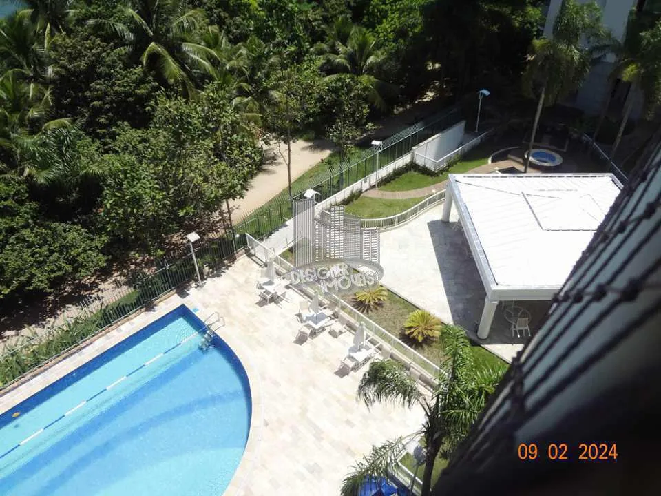 Balcony with a grill in a 3-bedroom apartment, 129 m² — photo 51