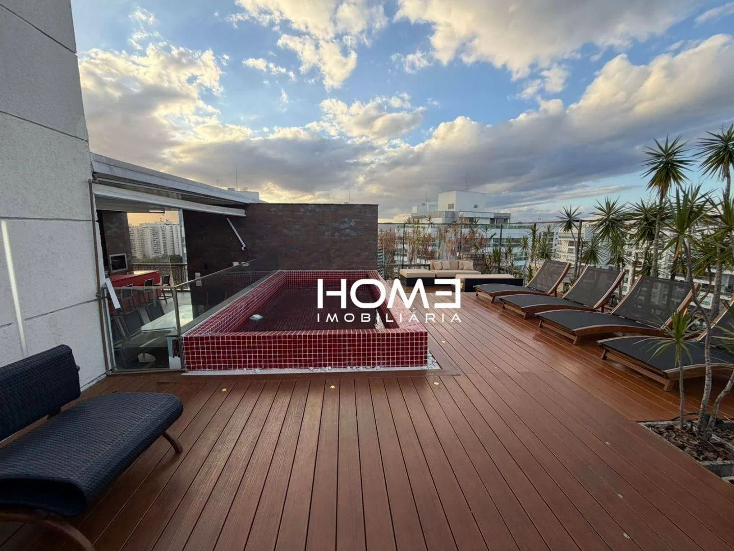 Furnished apartment, 365 m², with floor-to-ceiling windows — photo 17