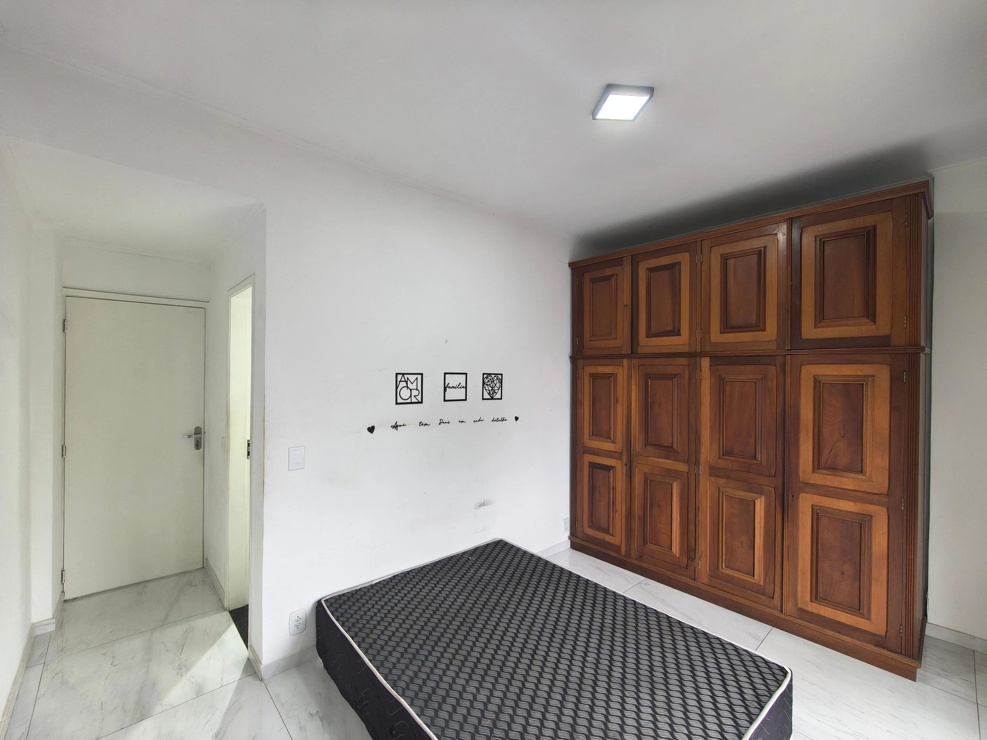 Apartment with 2 bedrooms and a balcony — photo 31