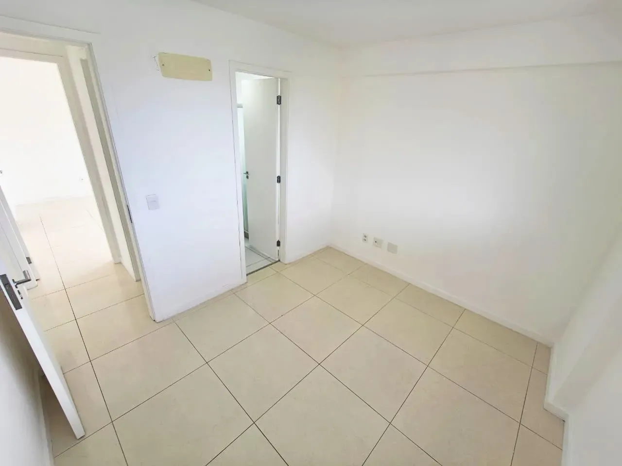 2-bedroom apartment with balcony, closed kitchen — photo 31