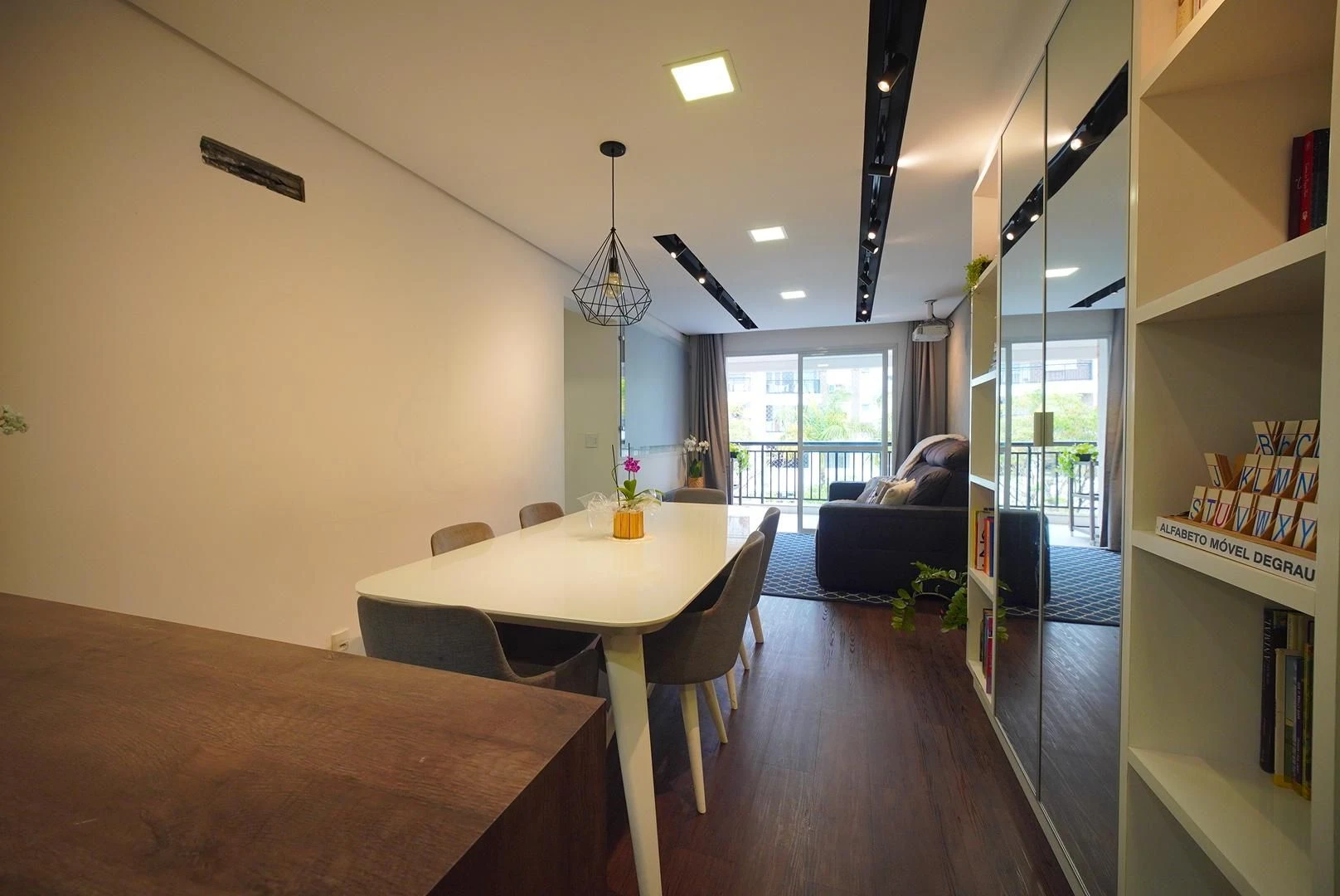 Furnished apartment, 100 m², with a grill on the balcony — photo 11