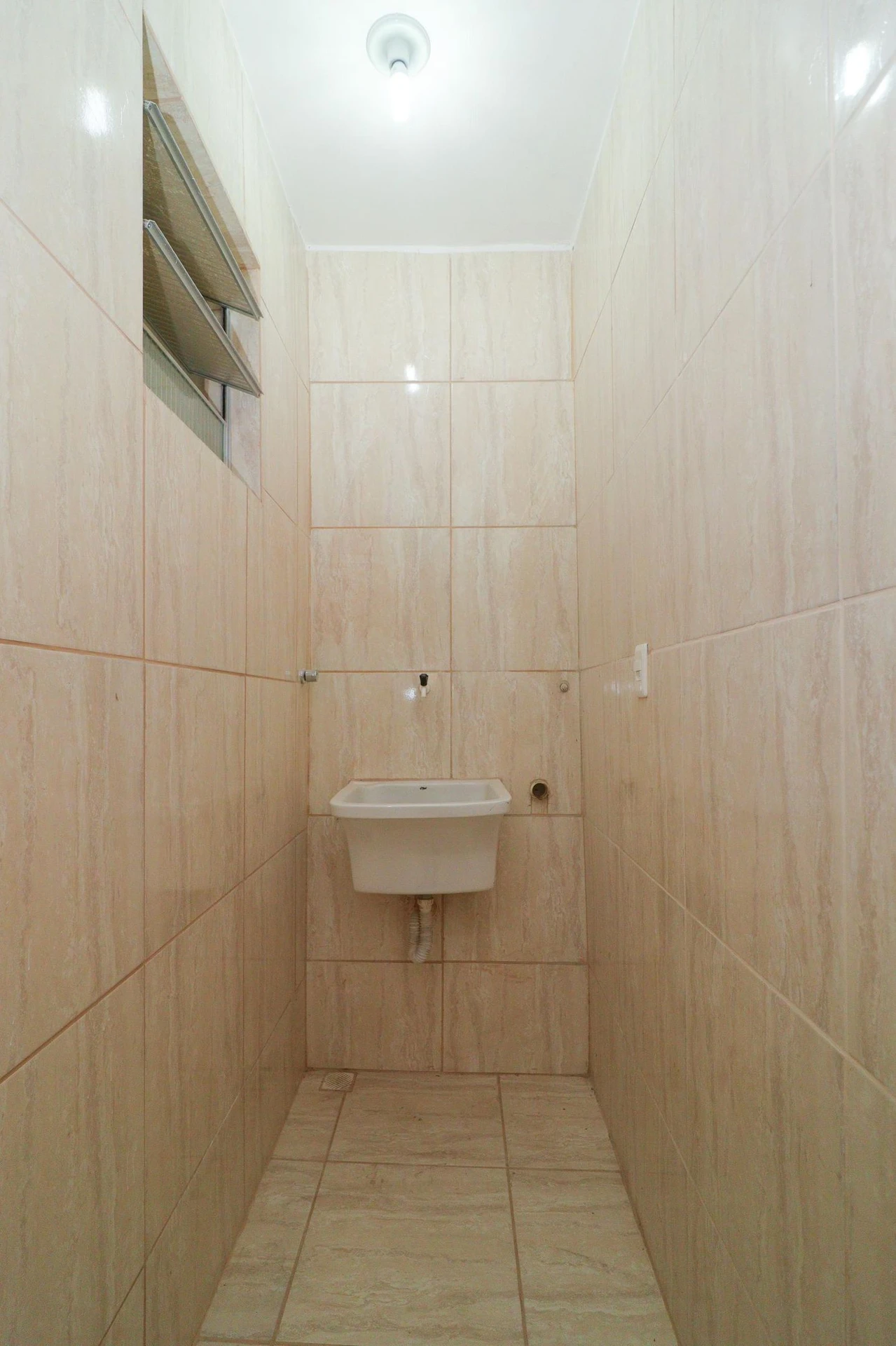 2-bedroom apartment with separate kitchen and no parking — photo 12