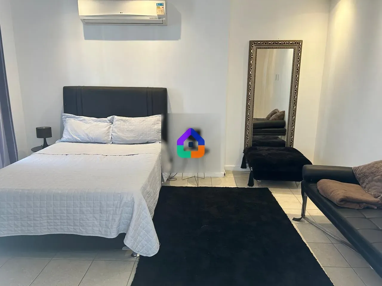 Apartamento com 4 quartos e varanda fechada de vidro — photo 21