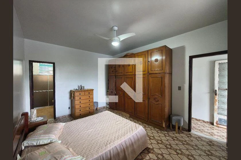 Furnished 240 m² house with 5 bedrooms and 5 bathrooms — photo 47