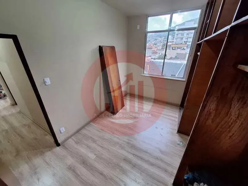 Apartment with wood floors and 2 bedrooms — photo 5