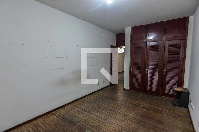 1000 m² house with 6 bedrooms and 1 en-suite — photo 39