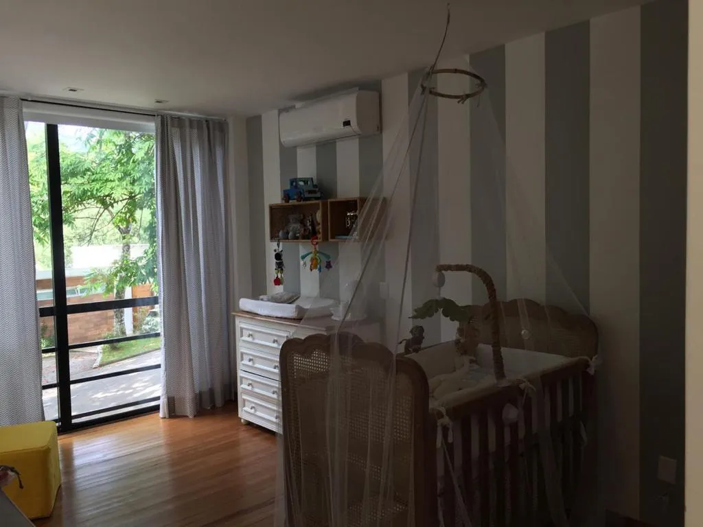 Furnished house with 4 en-suite bedrooms and open kitchen — photo 11