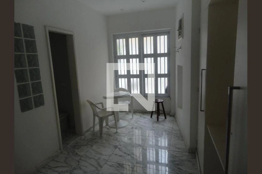 Furnished apartment with 4 bedrooms and 120 m² — photo 17