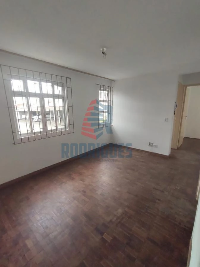 Wood or laminate floors in a 2-bedroom apartment, 41 m² — photo 13