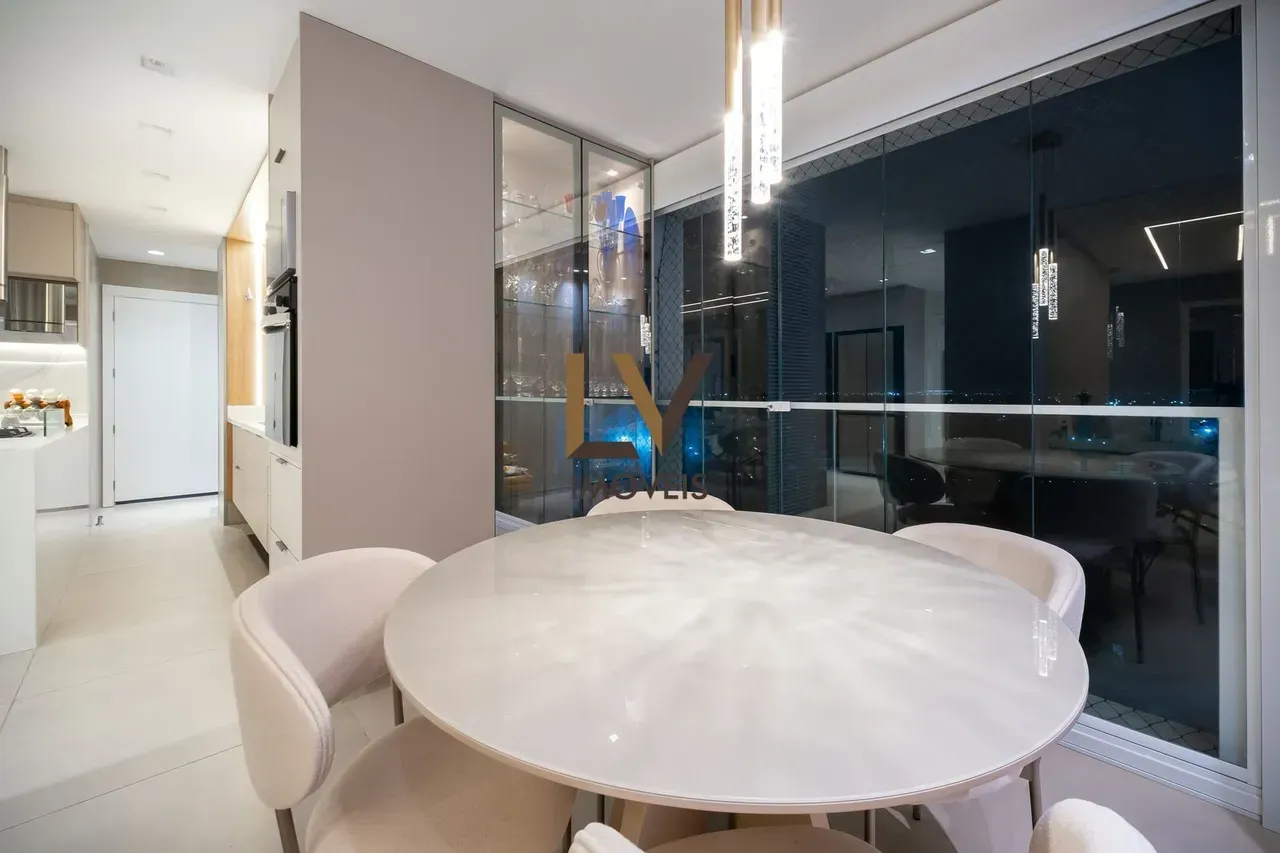 Furnished 4-bedroom apartment with open-plan kitchen — photo 7