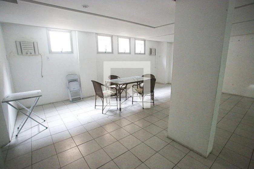 2-bedroom apartment in a building with a gym — photo 3