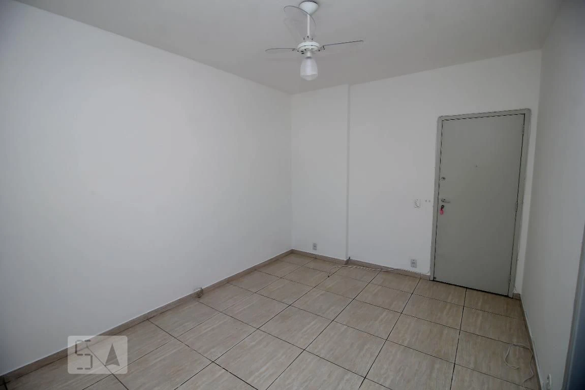 One-bedroom apartment with a mountain view in Rio de Janeiro — photo 26