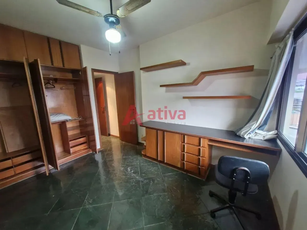 Furnished 2-bedroom apartment with a balcony — photo 3