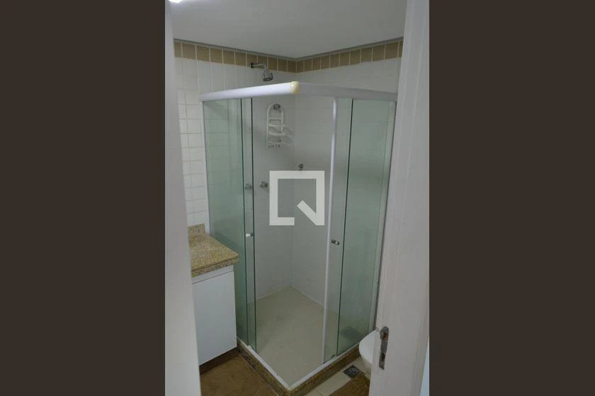 3-bedroom apartment in a building with a gym — photo 41