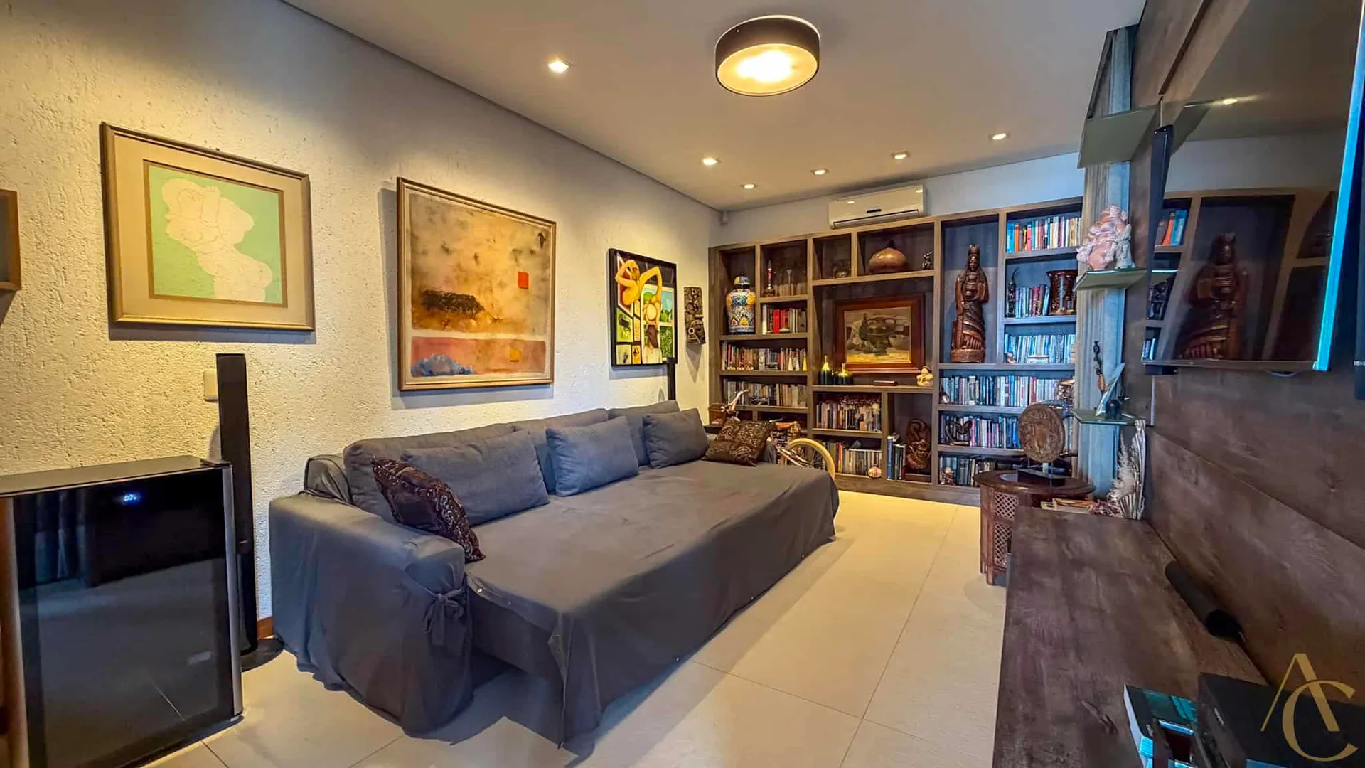 Furnished house, 689 m², with a grill on the balcony — photo 86