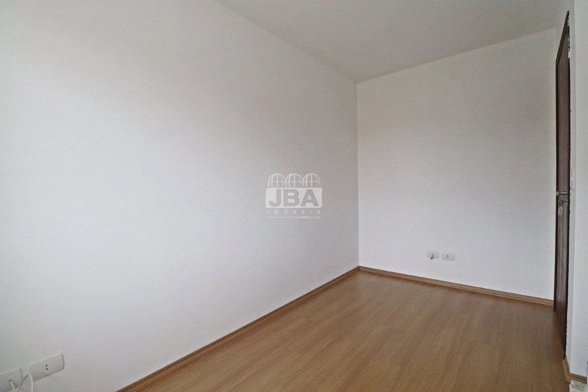 3-bedroom house with a bathtub in Curitiba — photo 20