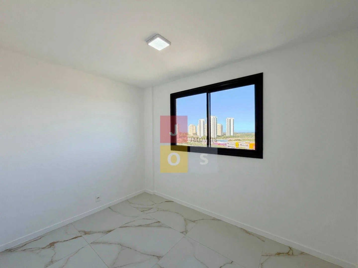 80 m² apartment with 2 bedrooms and a glass balcony — photo 36