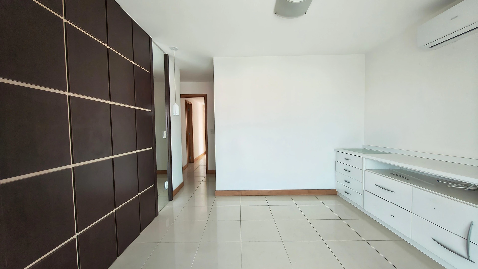 Apartamento com 3 suítes e fogão a gás na cozinha — photo 41