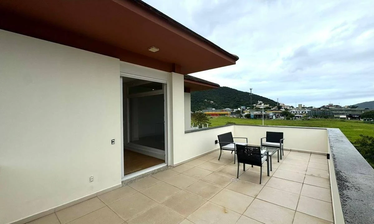 Casa de 455 m² con espacio de home office y vestidor — photo 13