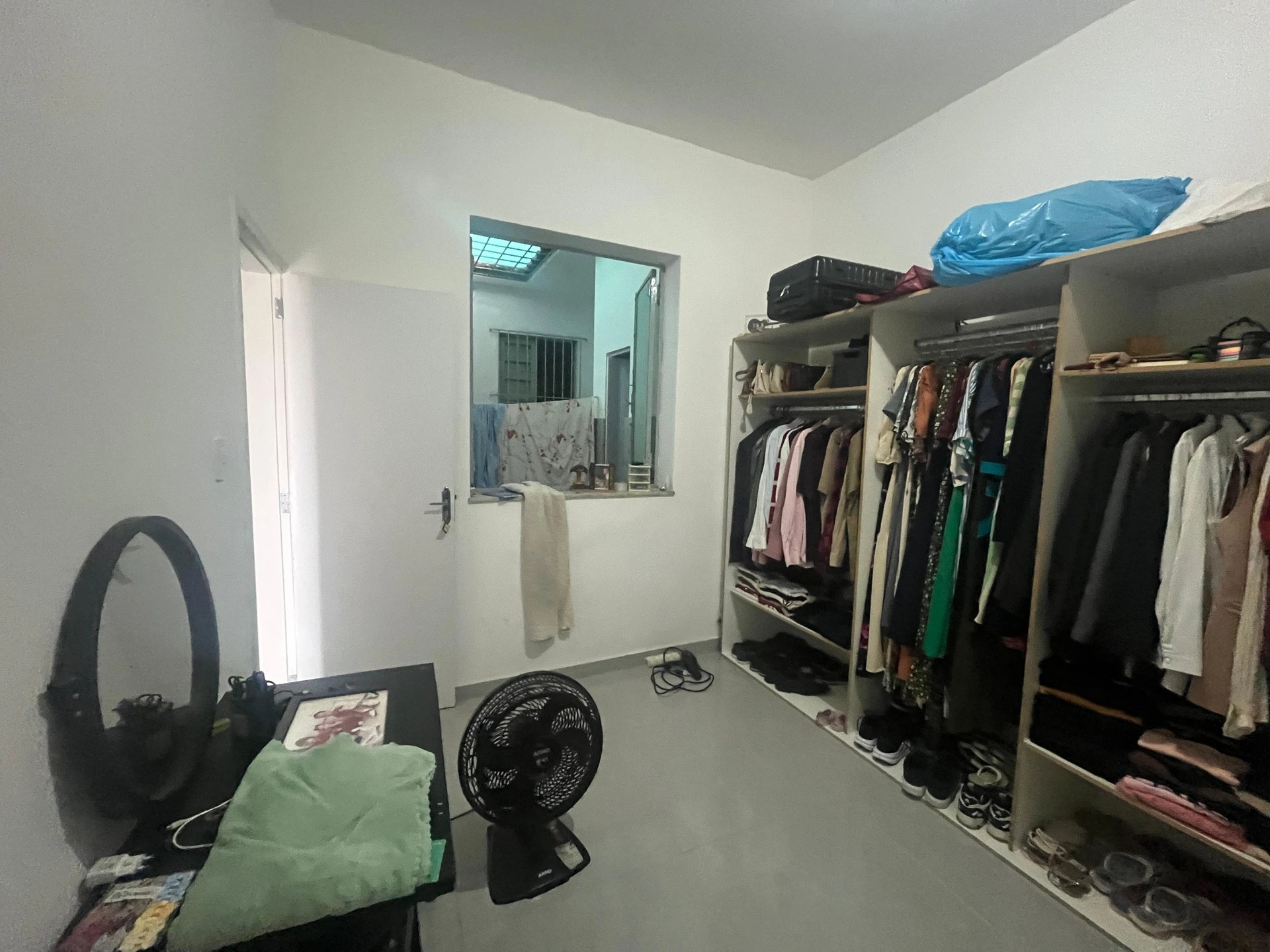 80 m² house with a walk-in closet and a home office — photo 27