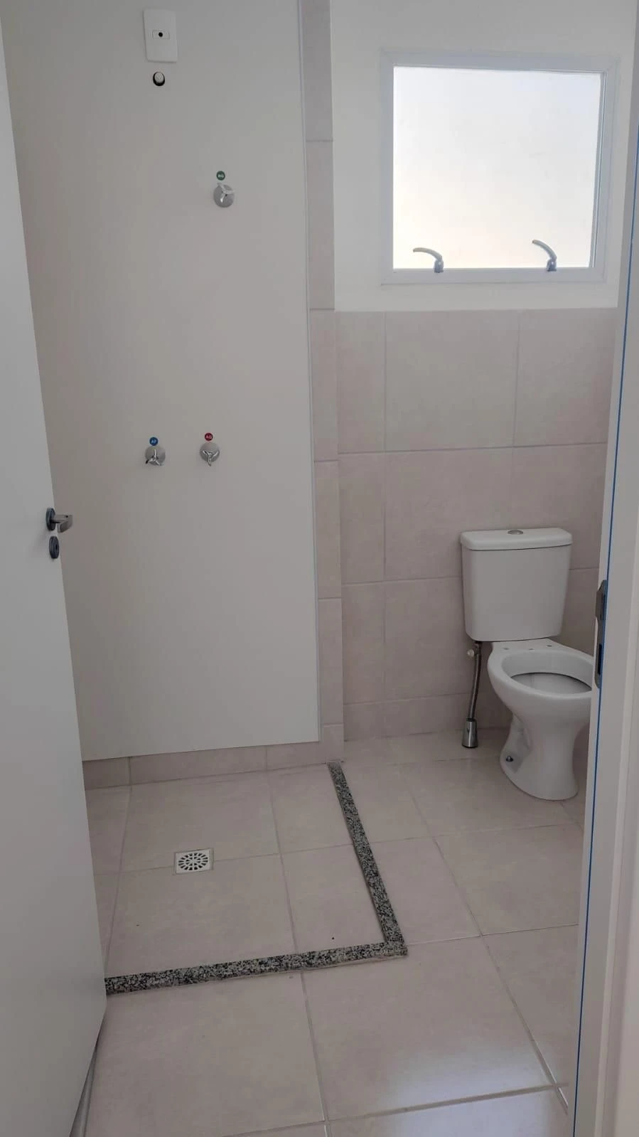 Apartamento de 2 dormitorios y 1 baño con plaza — photo 4