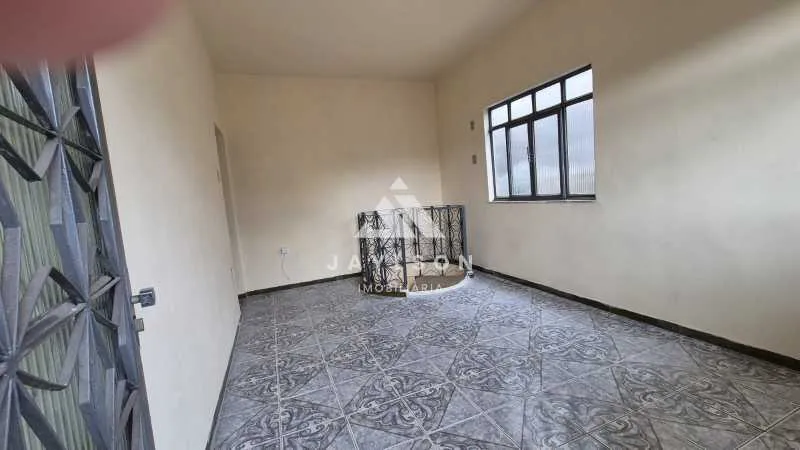 Unfurnished 1-bedroom apartment with a closed kitchen — photo 15