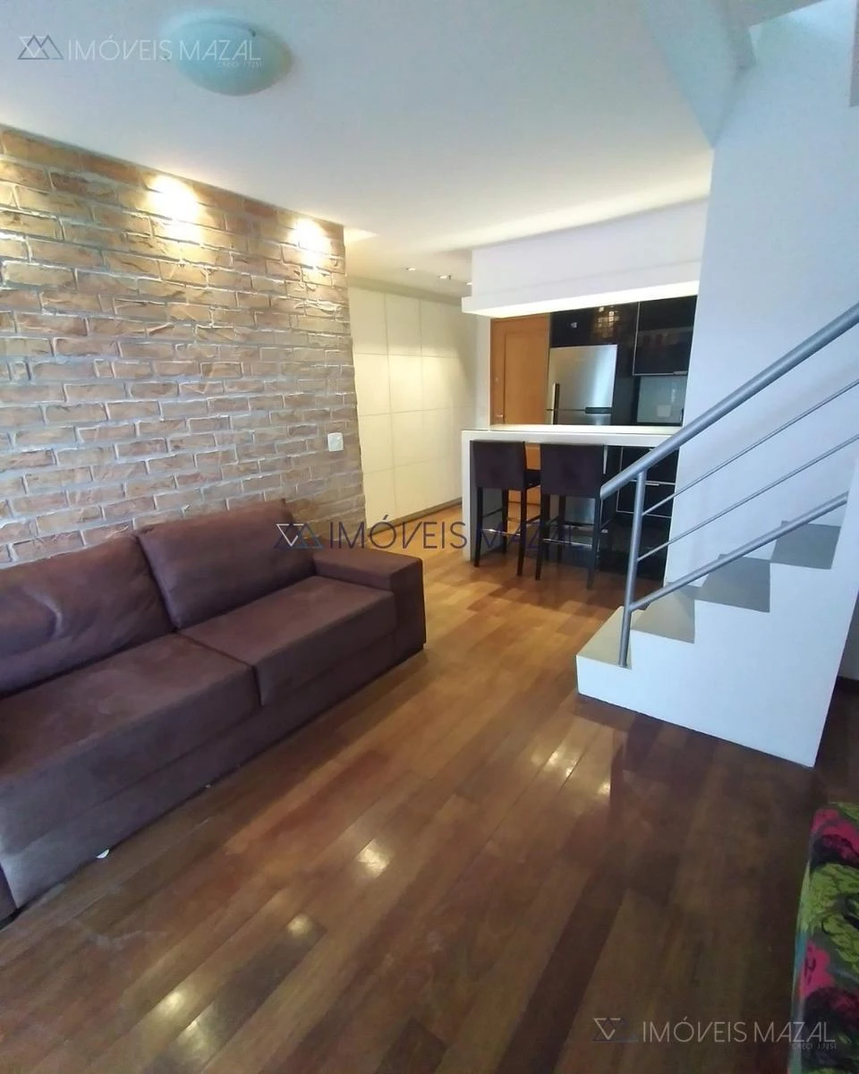 Glass-enclosed balcony in a one-bedroom apartment, 102 m² — photo 23