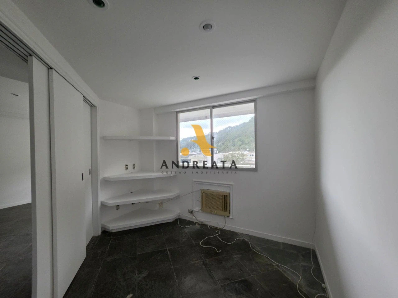 2-bedroom apartment with laundry area and 109 m² — photo 7