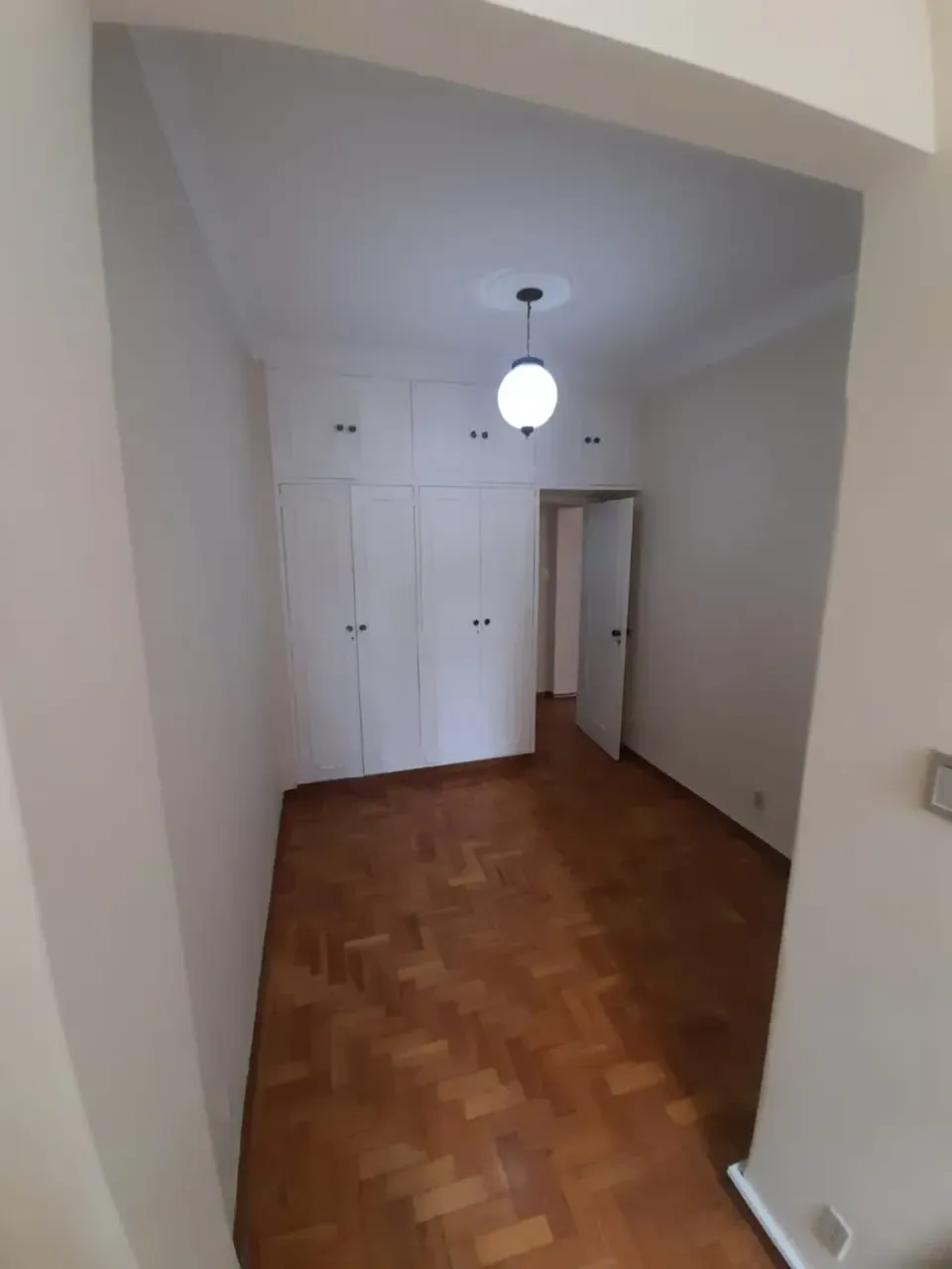 2-bedroom apartment with a walk-in closet — photo 4