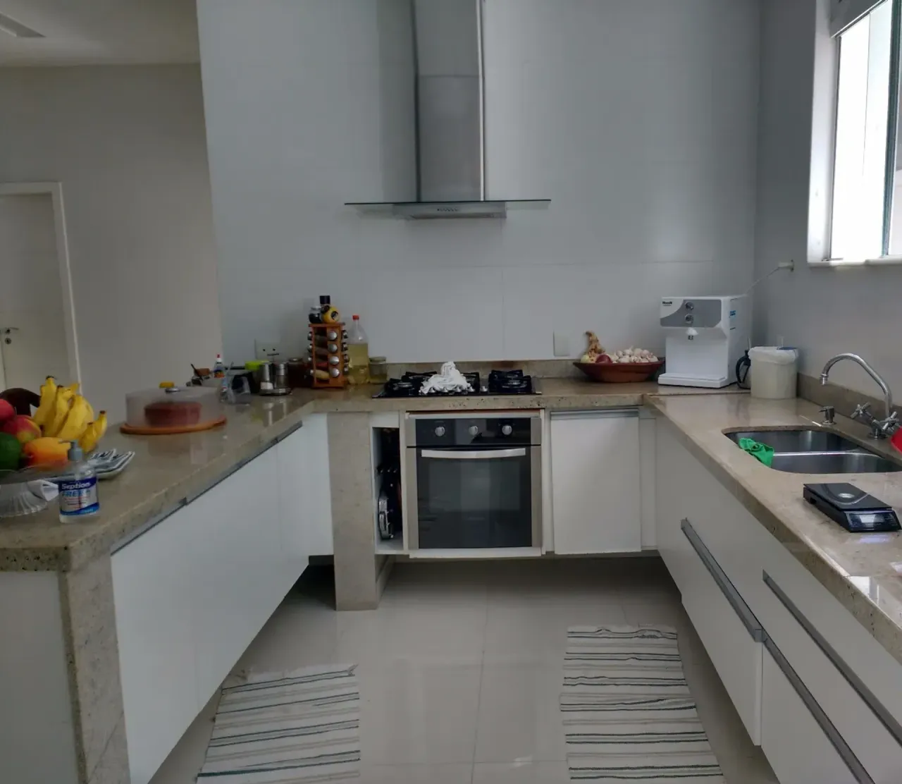 Furnished 5-bedroom house with 3 bathrooms and open-plan kitchen — photo 2