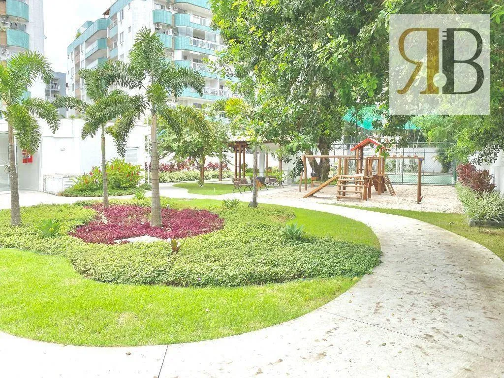 Рабочее место и 4 спальни: квартира 252 м² — photo 37