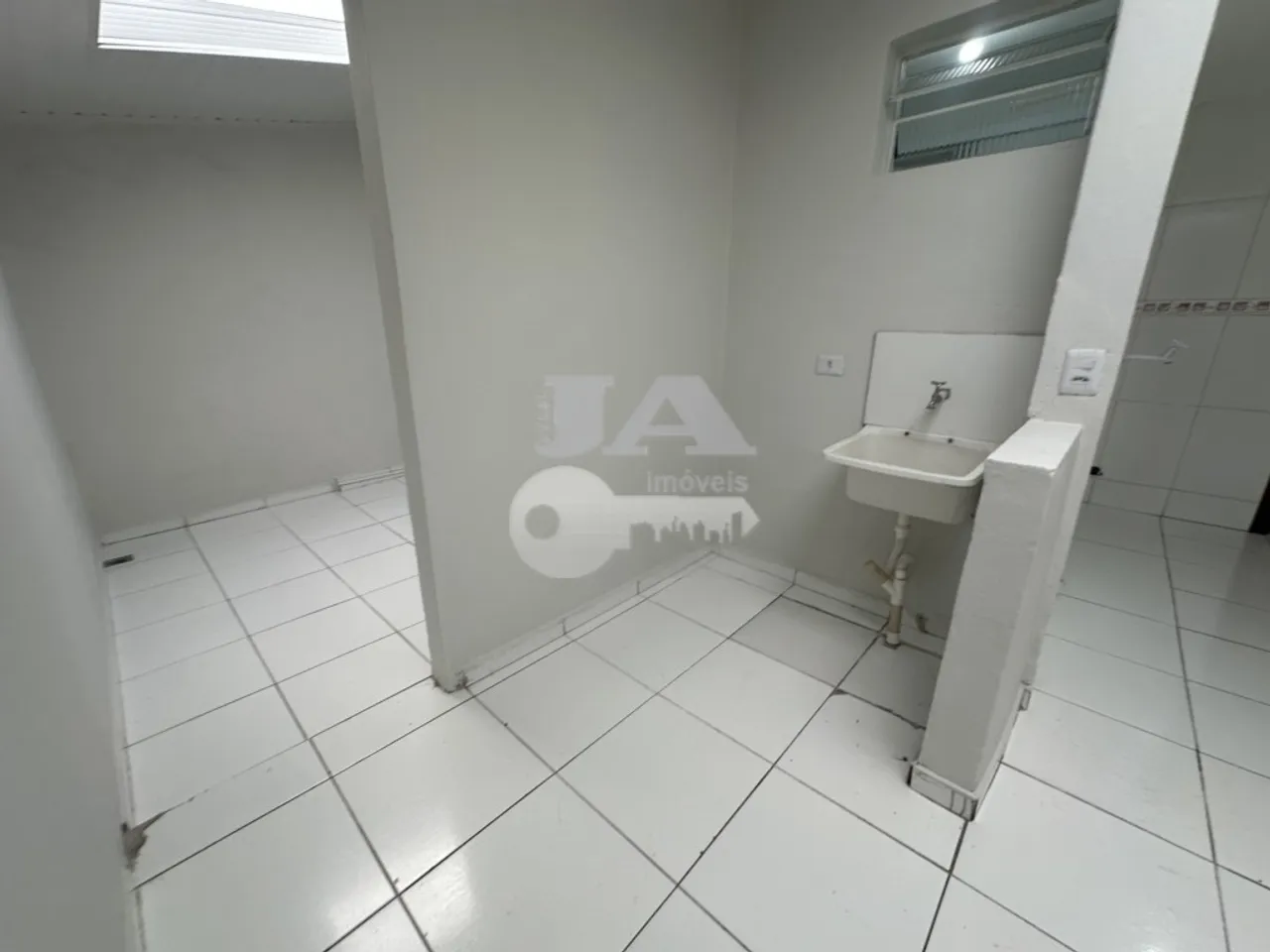 Residential house with 2 bedrooms and a closed kitchen — photo 13