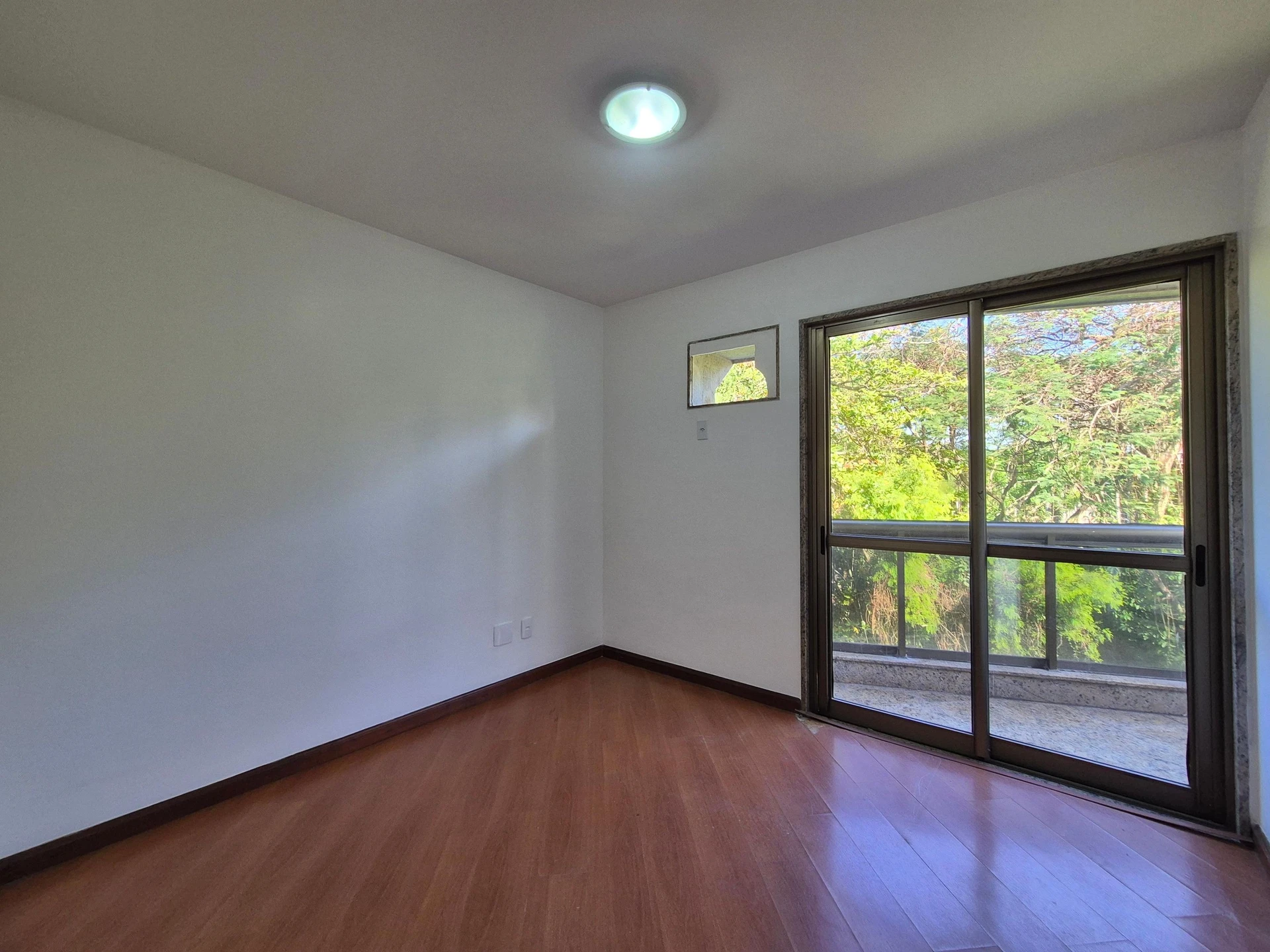 Apartamento mobiliado com 2 quartos e varanda — photo 8
