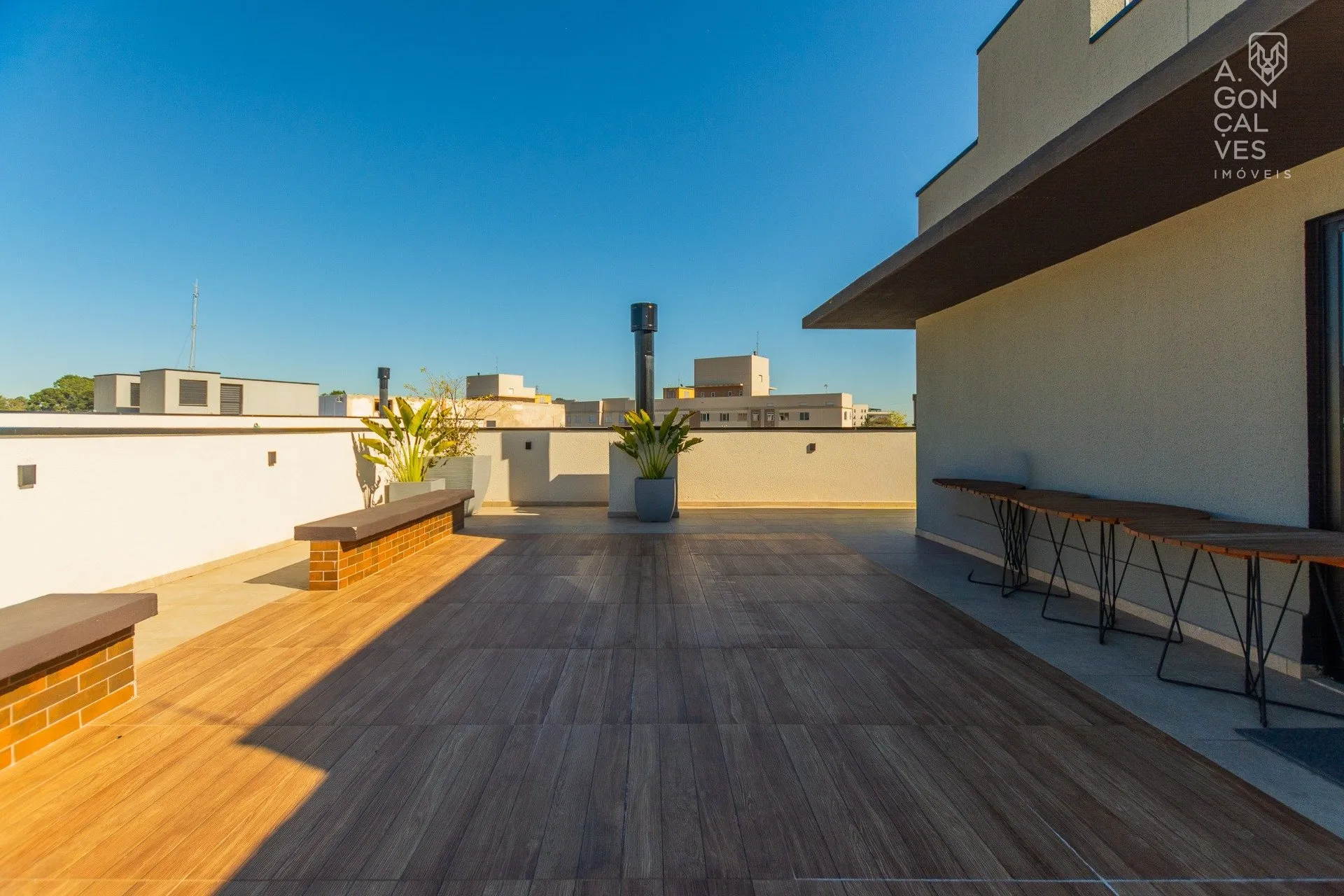 83 m² apartment with 2 bedrooms and american-style kitchen — photo 24