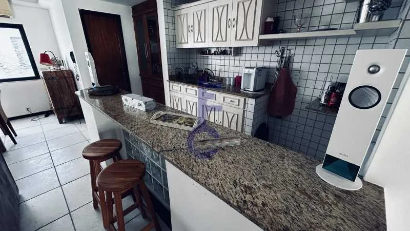 4-bedroom apartment with a grill on the balcony — photo 27
